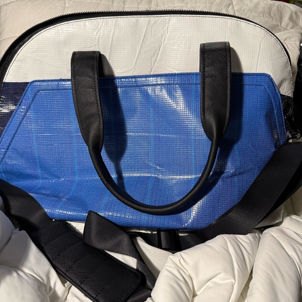 Rareform Maya Crossbody Tote Overnight Travel Weekend Bag